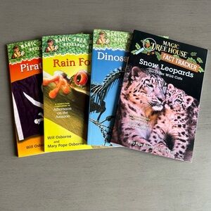 Magic Tree House Research Guide Fact Tracker Books Lot of 4 Dinosaurs, Pirates
